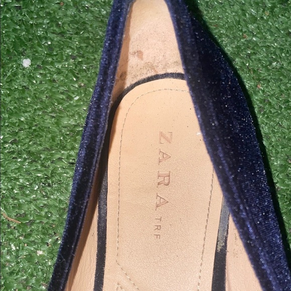 Zara Women's Elegant Blue Velvet Flats - Picture 4 of 6